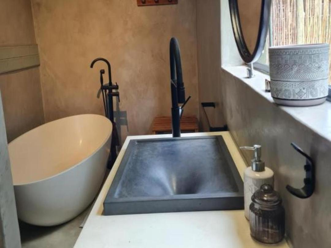 Croc Orvyll'S Kruger Lodge Marloth Park Ruang foto